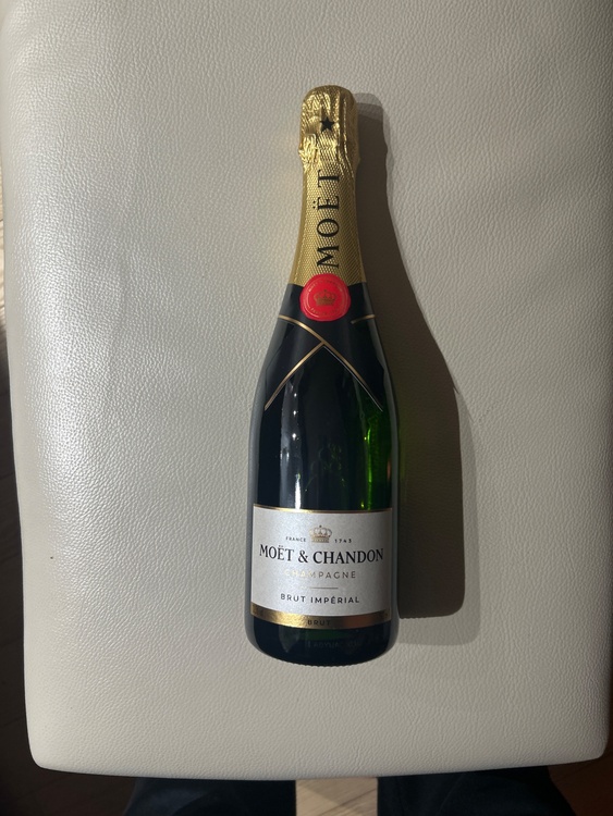 シャンパン モエ・エ・シャンドン （お酒）の商品画像 - 査定依頼日：2026年1月17日 - 最高査定価格：13,200円