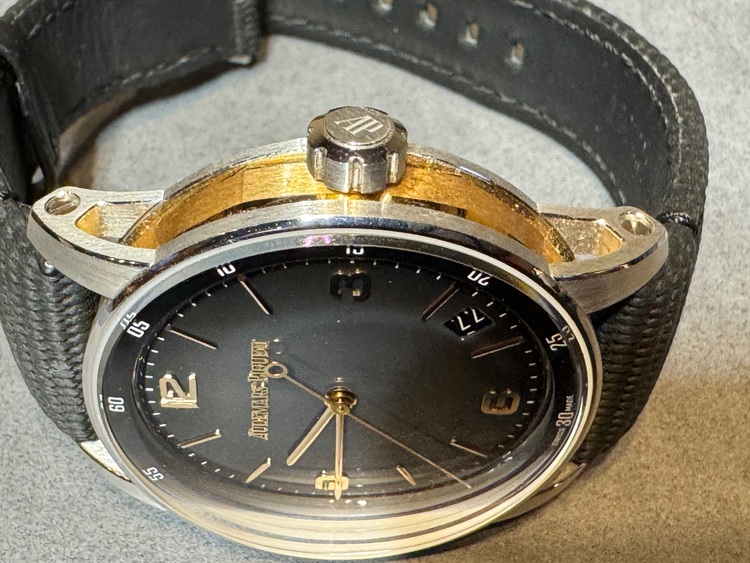 CODE 11.59（高級時計）の商品画像 - 査定依頼日：2025年9月2日 - 最高査定価格：2,600,000円