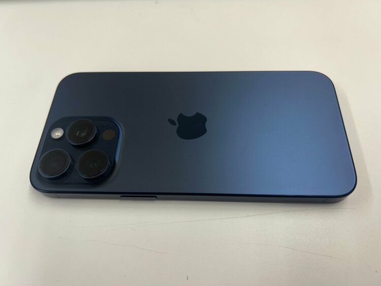 iPhone 15 Pro Max 256GB SIMフリー（スマホ）の商品画像 - 査定依頼日：2026年1月8日 - 最高査定価格：103,000円