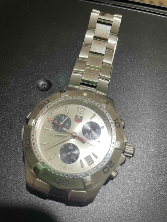 タグホイヤー アクアレーサー CAF1111.NU776（高級時計）の商品画像 - 査定依頼日：2025年2月8日 - 最高査定価格：80,000円