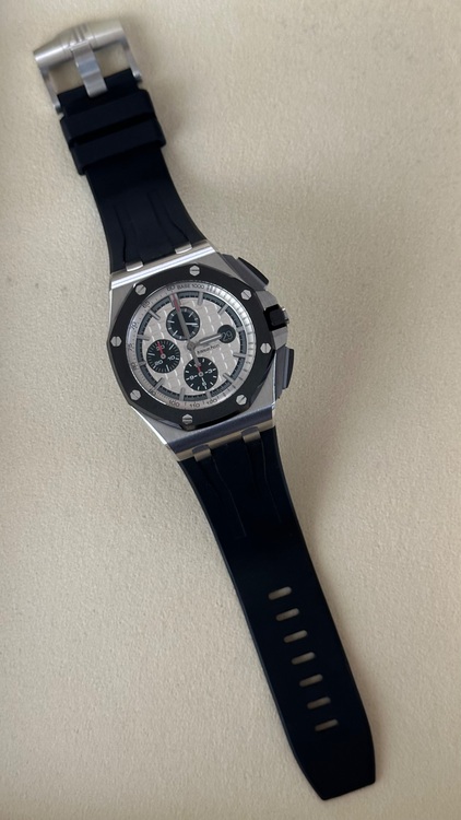 オーデマピゲ ロイヤルオークオフショア 26400S（高級時計）の商品画像 - 査定依頼日：2025年9月5日 - 最高査定価格：3,000,000円