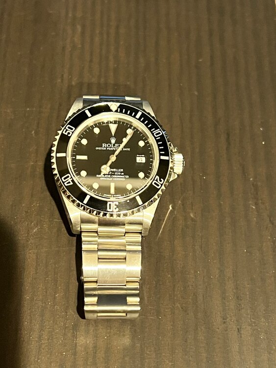 ロレックス シードゥエラー 1660（高級時計）の商品画像 - 査定依頼日：2025年1月4日 - 最高査定価格：1,330,000円