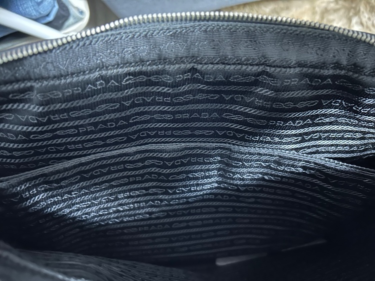 プラダ  （ブランドバッグ）の商品画像 - 査定依頼日：2026年2月8日 - 最高査定価格：50,000円