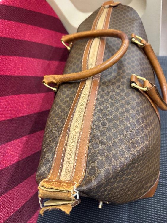 トラベルバック（ブランドバッグ）の商品画像 - 査定依頼日：2025年12月2日 - 最高査定価格：12,000円