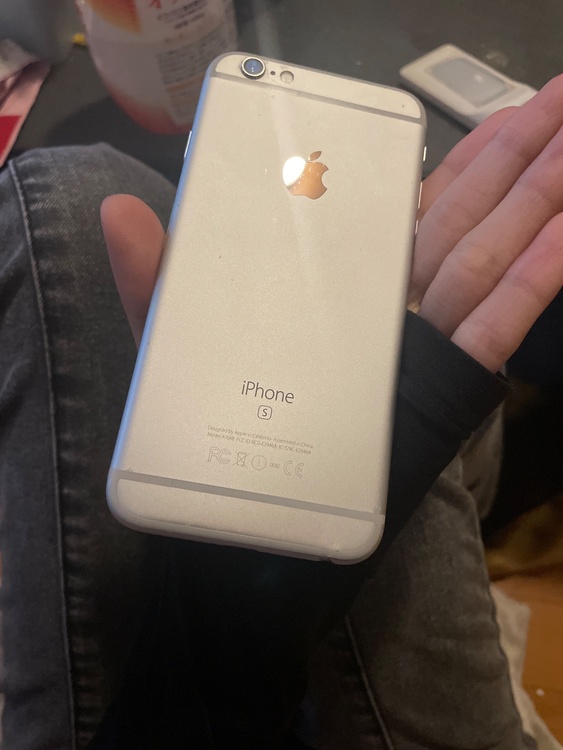 iPhone iPhoneSE 64GB SIMフリー（スマホ）の商品画像 - 査定依頼日：2026年7月25日 - 最高査定価格：1,000円