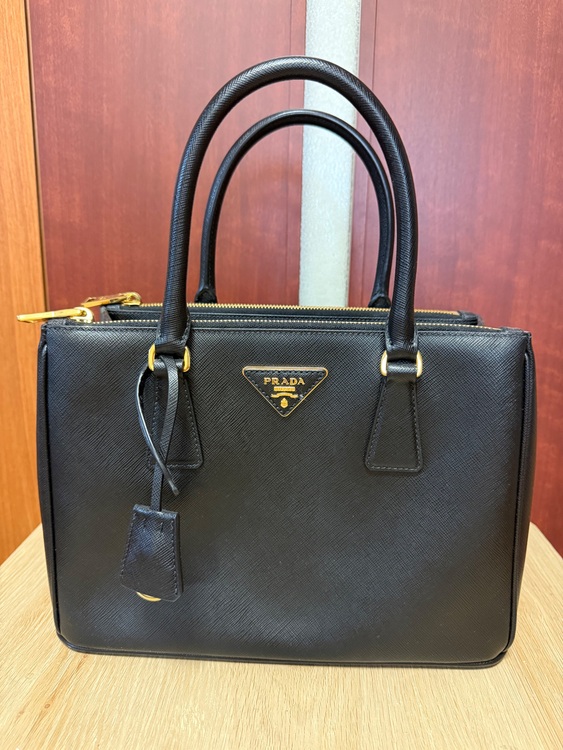 プラダ　ガレリア（ブランドバッグ）の商品画像 - 査定依頼日：2025年8月8日 - 最高査定価格：130,000円