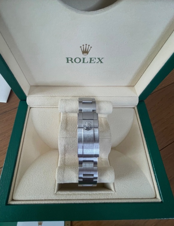 ロレックス エクスプローラー 21427（高級時計）の商品画像 - 査定依頼日：2025年10月3日 - 最高査定価格：1,000,000円