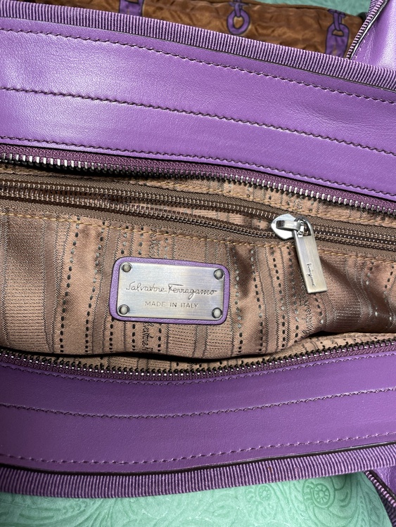 フェラガモ  （ブランドバッグ）の商品画像 - 査定依頼日：2026年3月3日 - 最高査定価格：5,000円