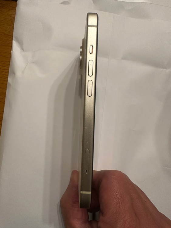 iPhone 15 256GB docomo（スマホ）の商品画像 - 査定依頼日：2026年4月8日 - 最高査定価格：60,000円