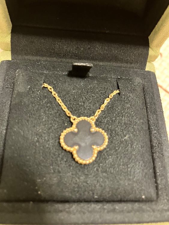 VCA ネックレス Onyx（宝石）の商品画像 - 査定依頼日：2025年8月30日 - 最高査定価格：289,000円