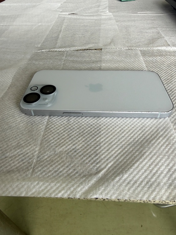 iPhone iPhone 15 256GB SIMフリー（スマホ）の商品画像 - 査定依頼日：2026年8月28日 - 最高査定価格：60,000円