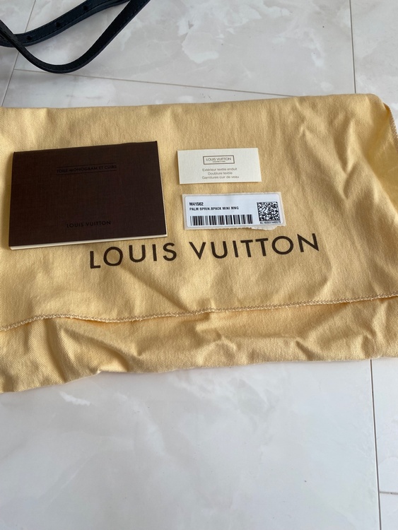 ルイヴィトン モノグラム パーム スプリングス MINI M41562 リュック（ブランドバッグ）の商品画像 - 査定依頼日：2026年3月17日 - 最高査定価格：230,000円