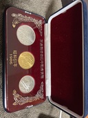 日本国御在位60年　10万円金貨