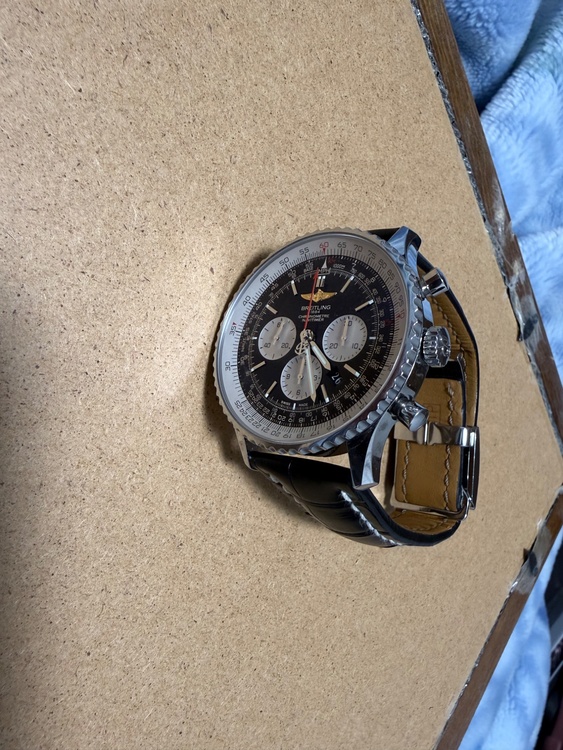 ナビタイマー　AB0127（高級時計）の商品画像 - 査定依頼日：2026年1月31日 - 最高査定価格：660,000円