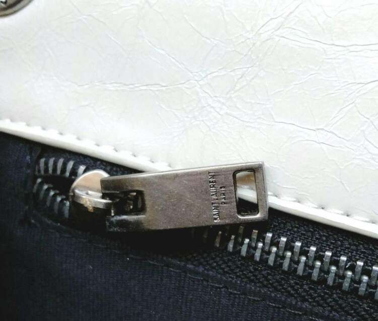 イブサンローラン  （ブランドバッグ）の商品画像 - 査定依頼日：2025年2月15日 - 最高査定価格：180,000円