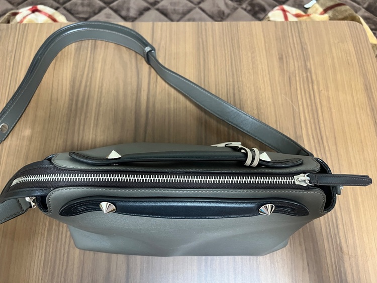 8BL1465QJF03BL バイザウェイ ミディアム（ブランドバッグ）の商品画像 - 査定依頼日：2025年10月31日 - 最高査定価格：65,000円