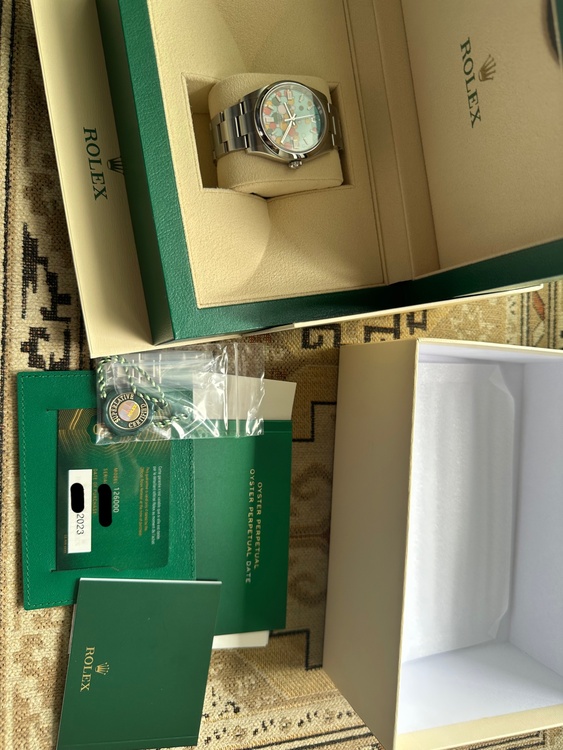 ロレックス パーペチュアル 12600（高級時計）の商品画像 - 査定依頼日：2026年3月1日 - 最高査定価格：2,500,000円