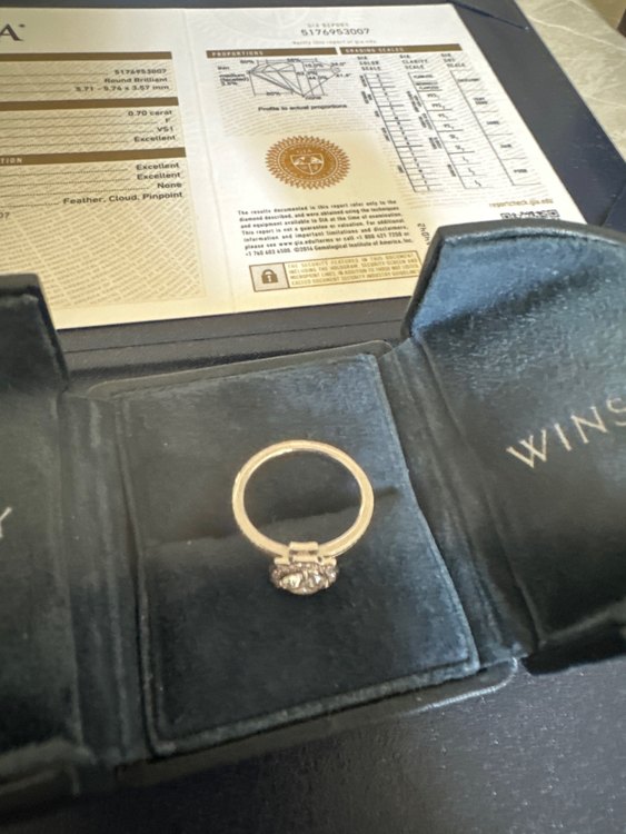 ハリーウィンストン　ベル・エンゲージメントリング0.4カラットリング（宝石）の商品画像 - 査定依頼日：2023年5月24日 - 最高査定価格：700,000円