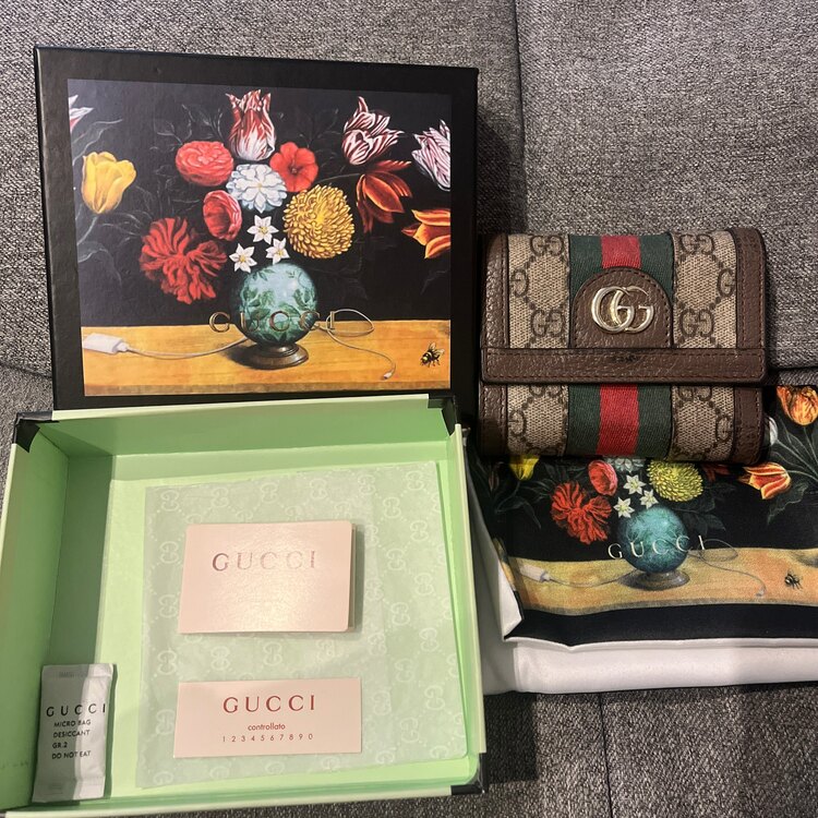 グッチ  オフディア三つ折り財布（ブランド財布・小物）の商品画像 - 査定依頼日：2025年1月17日 - 最高査定価格：10,000円