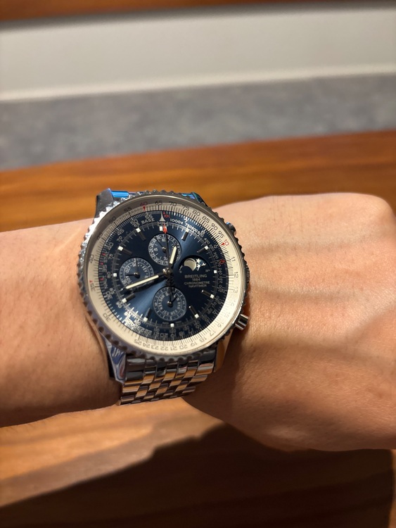 ナビタイマー 1461（高級時計）の商品画像 - 査定依頼日：2025年8月10日 - 最高査定価格：700,000円