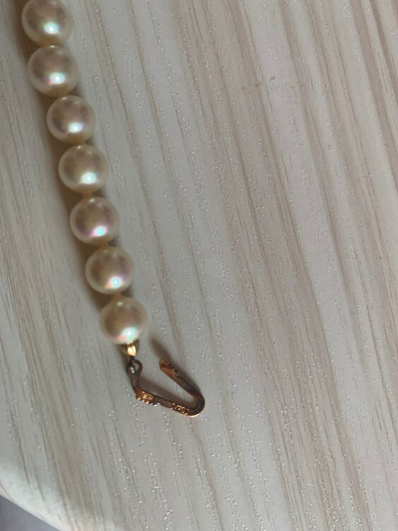 パールネックレス　イニシャルM入り（宝石）の商品画像 - 査定依頼日：2025年3月8日 - 最高査定価格：100,000円