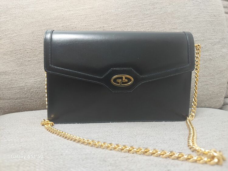 GUCCIショルダーバッグ（ブランドバッグ）の商品画像 - 査定依頼日：2025年6月23日 - 最高査定価格：40,000円