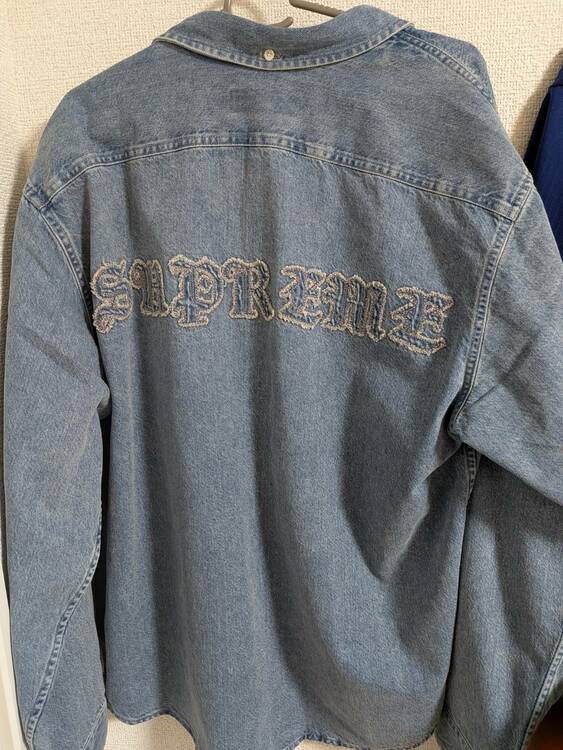  Appliqué Denim Shirt （古着・ファッション）の商品画像 - 査定依頼日：2026年1月31日 - 最高査定価格：8,000円