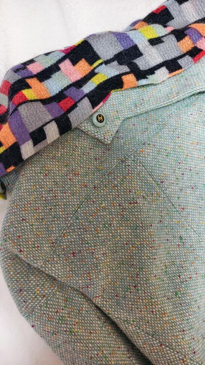 ツイードジャケット（古着・ファッション）の商品画像 - 査定依頼日：2025年8月6日 - 最高査定価格：12,000円