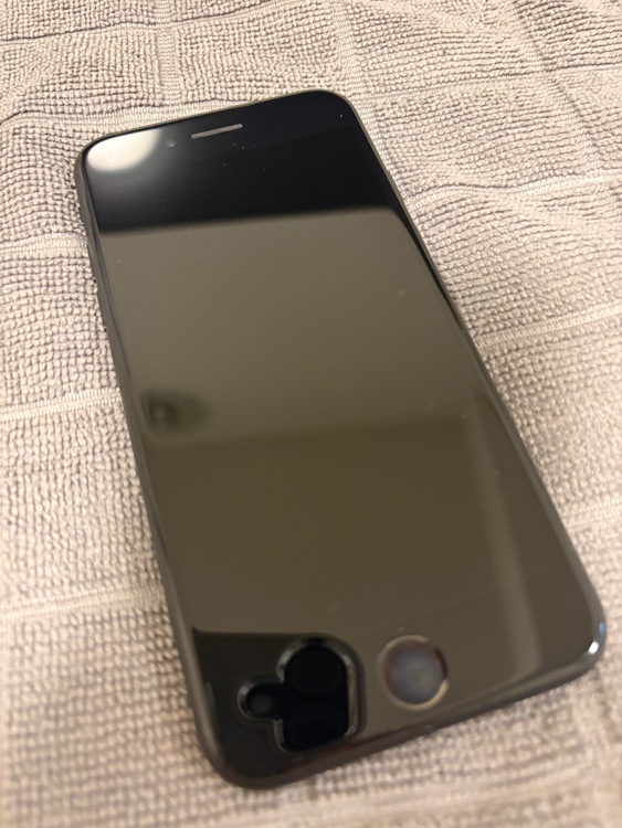 iPhone iPhone SE (第 2 世代) 128GB docomo（スマホ）の商品画像 - 査定依頼日：2026年8月15日 - 最高査定価格：10,000円
