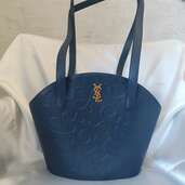 ショルダーバッグ　唐草模様　青（ブランドバッグ）の商品画像 - 査定依頼日：2025年2月9日 - 最高査定価格：30,000円