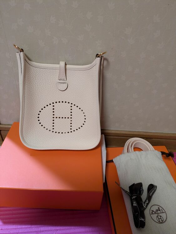 エルメス エブリン （ブランドバッグ）の商品画像 - 査定依頼日：2025年8月18日 - 最高査定価格：300,000円