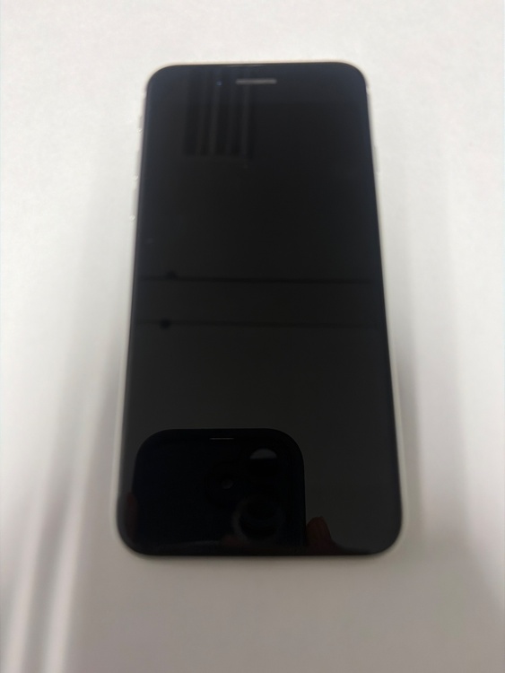 iPhone SE2 64GB 白（スマホ）の商品画像 - 査定依頼日：2026年4月20日 - 最高査定価格：13,000円