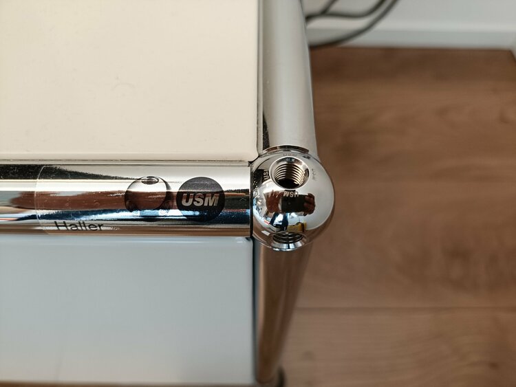 USM　テレビボード（家具・寝具）の商品画像 - 査定依頼日：2026年4月7日 - 最高査定価格：3,000円