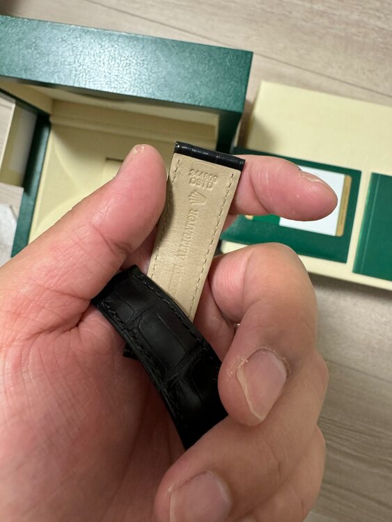 ロレックス デイトナ 116515ln かわべる（高級時計）の商品画像 - 査定依頼日：2025年1月8日 - 最高査定価格：5,080,000円