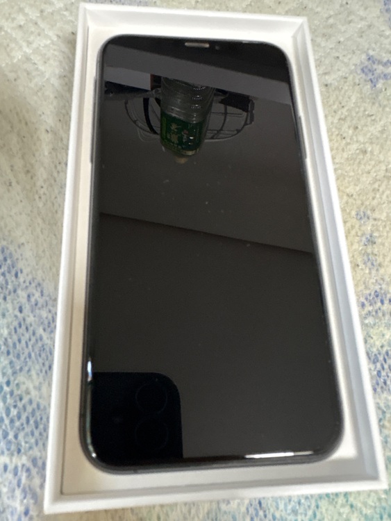 iPhoneXS 512GB au（スマホ）の商品画像 - 査定依頼日：2025年7月9日 - 最高査定価格：18,000円