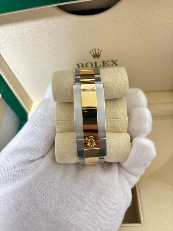 ロレックス サブマリーナー 126613l（高級時計）の商品画像 - 査定依頼日：2025年6月17日 - 最高査定価格：2,450,000円