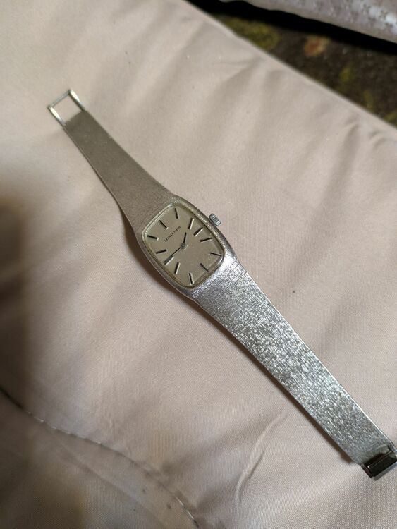 その他 ロンジン 1684661（高級時計）の商品画像 - 査定依頼日：2025年10月14日 - 最高査定価格：400,000円