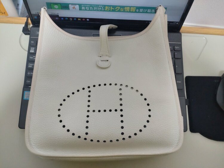 エルメス　エブリン　白　PM（ブランドバッグ）の商品画像 - 査定依頼日：2026年3月2日 - 最高査定価格：180,000円
