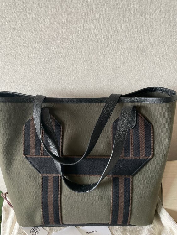 ビュールー　サングル（ブランドバッグ）の商品画像 - 査定依頼日：2025年5月27日 - 最高査定価格：250,000円