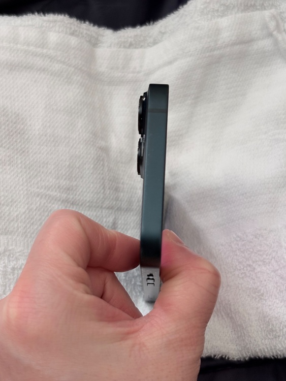 MPVW3J/A（スマホ）の商品画像 - 査定依頼日：2026年1月3日 - 最高査定価格：53,000円