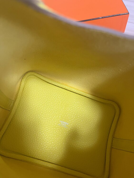 ピコタンロック18（ブランドバッグ）の商品画像 - 査定依頼日：2025年4月19日 - 最高査定価格：800,000円