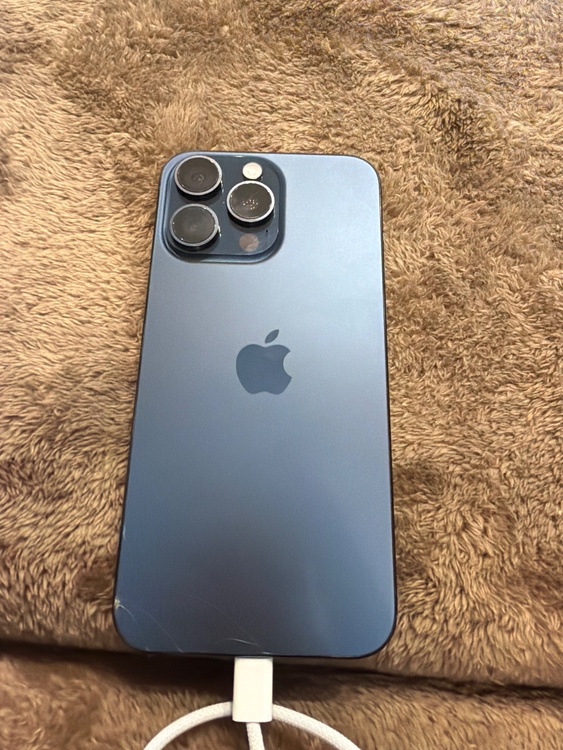 au iPhone15ProMax 256GB（スマホ）の商品画像 - 査定依頼日：2026年2月9日 - 最高査定価格：99,000円