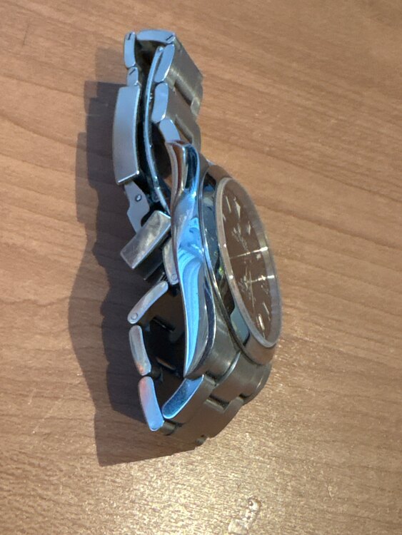 ロレックス エクスプローラー 21427（高級時計）の商品画像 - 査定依頼日：2024年12月26日 - 最高査定価格：950,000円