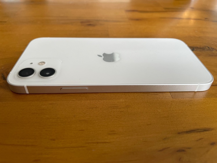 iPhone 12 256GB SIMフリー（スマホ）の商品画像 - 査定依頼日：2026年5月1日 - 最高査定価格：26,000円