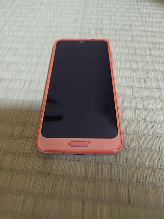 スマートフォン（スマホ）の商品画像 - 査定依頼日：2026年6月17日 - 最高査定価格：100,000円