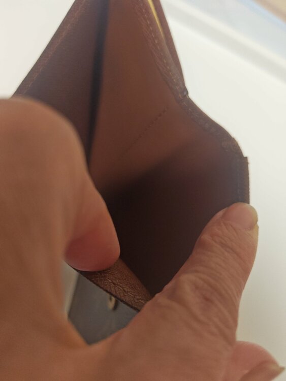 型番M61663 製造番号CA0036（ブランド財布・小物）の商品画像 - 査定依頼日：2026年8月5日 - 最高査定価格：20,000円