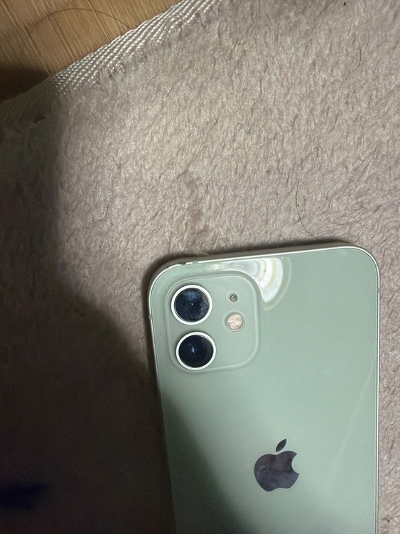 iPhone iPhone 12 64GB SIMフリー（スマホ）の商品画像 - 査定依頼日：2026年9月21日 - 最高査定価格：16,000円