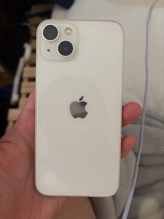 iPhone iPhone 13 128GB au（スマホ）の商品画像 - 査定依頼日：2026年6月2日 - 最高査定価格：29,000円