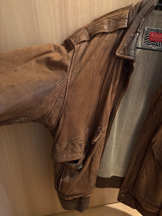 革ジャン（古着・ファッション）の商品画像 - 査定依頼日：2026年1月4日 - 最高査定価格：500円