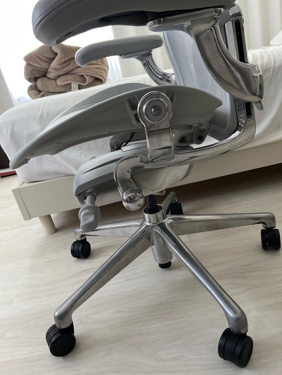 Herman Miller (ハーマンミラー) アーロンチェア オフィスチェア （家具・寝具）の商品画像 - 査定依頼日：2025年8月22日 - 最高査定価格：70,000円